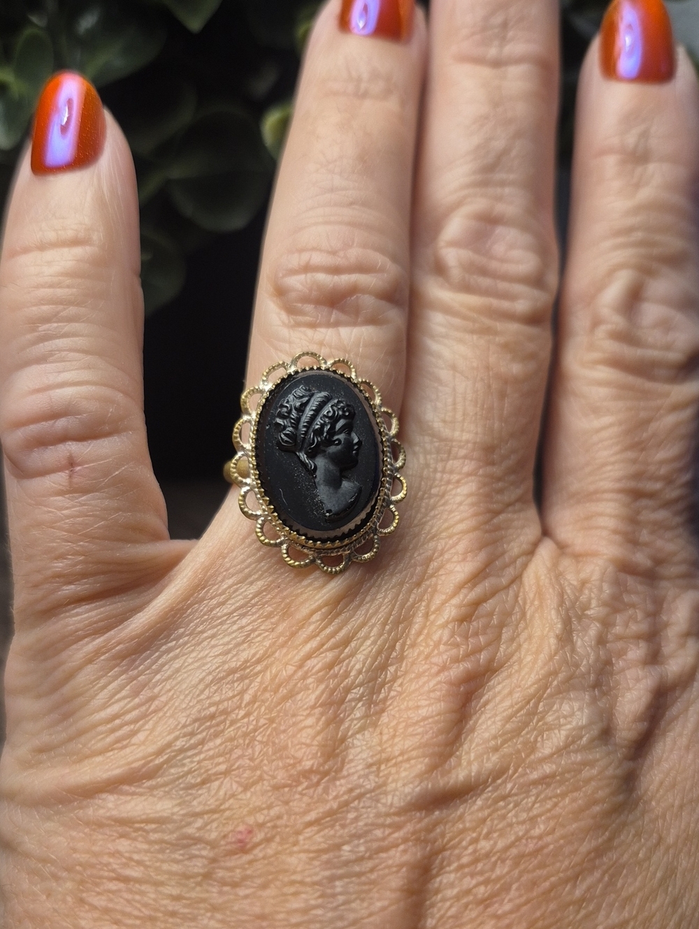 Vintage Black Glass Cameo Adjustable Ring Scalloped Edged